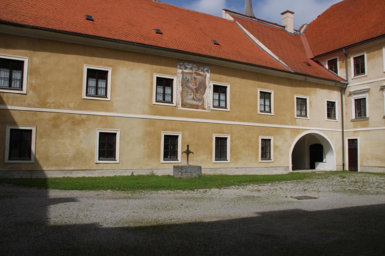 Hotel Im Stift Neuberg Neuberg an der Muerz Екстер'єр фото